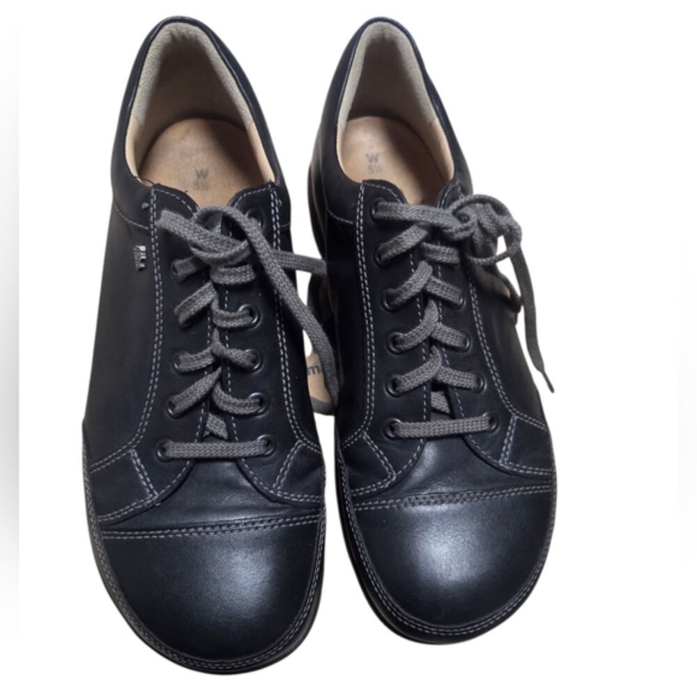 Stylish Black Finn Comfort Sneakers with Gray Laces